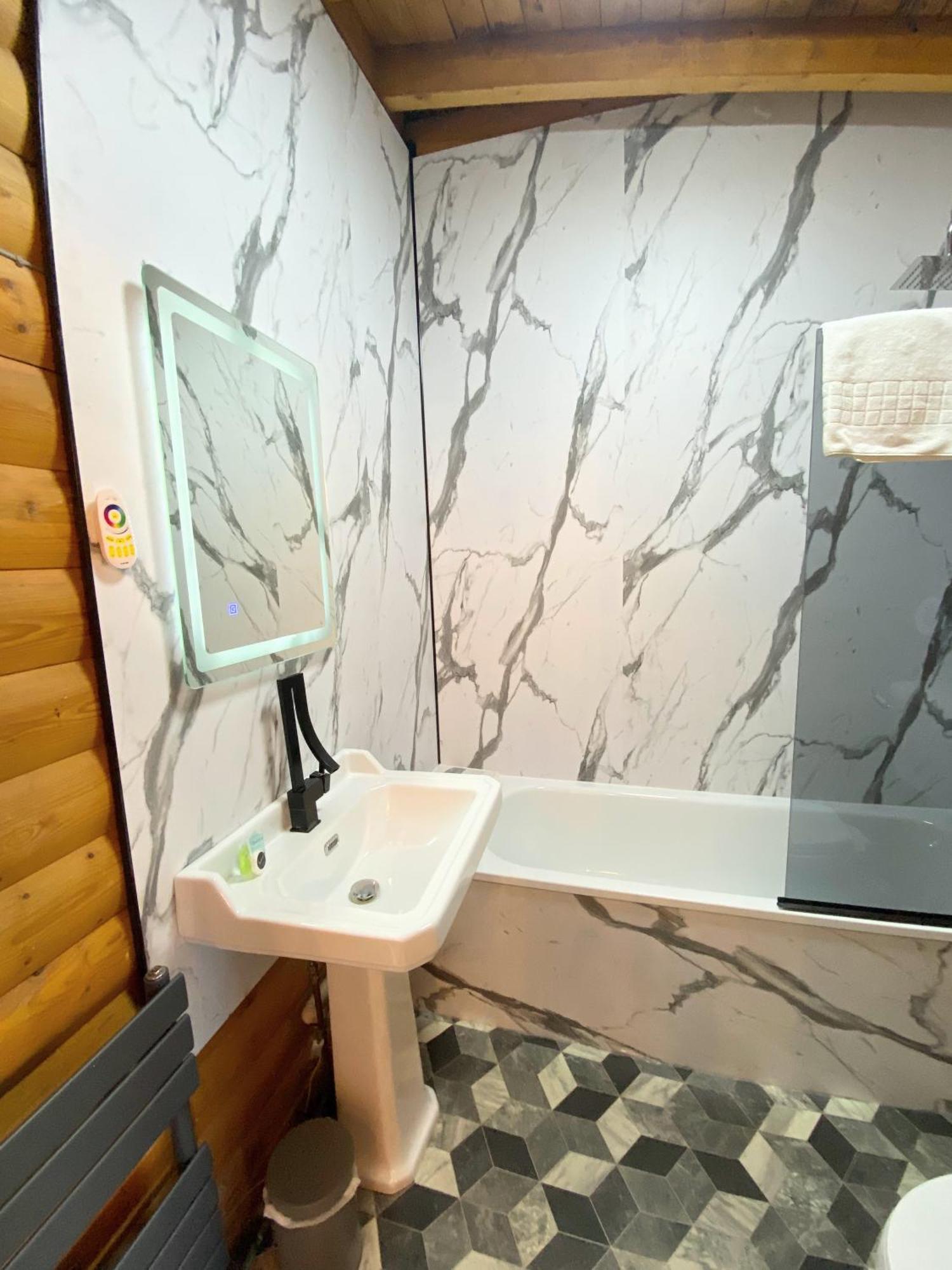 BalnaldKaoglen Squirrel Drey-Hot Tub-Pet Friendly-Perth别墅 外观 照片